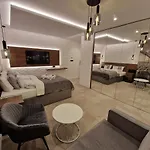 Brossa Apartments, 24h Self Check In, Klima, Aircond *