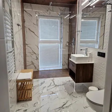 Brossa Apartments, 24h Self Check In, Klima, Aircond Apartment